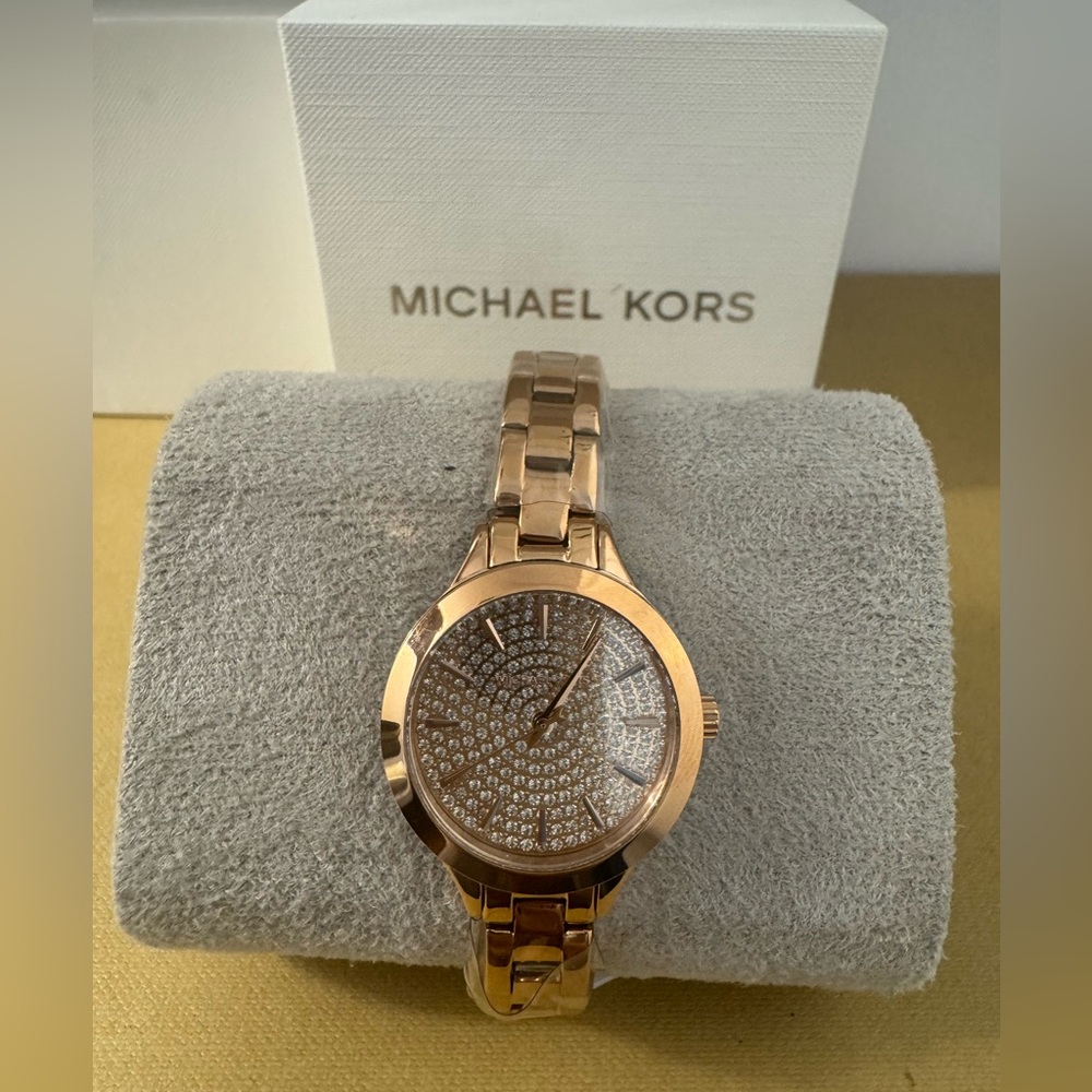Michael Kors Sparkling Mini-Aspyn Pavé Rose Gold Timepiece